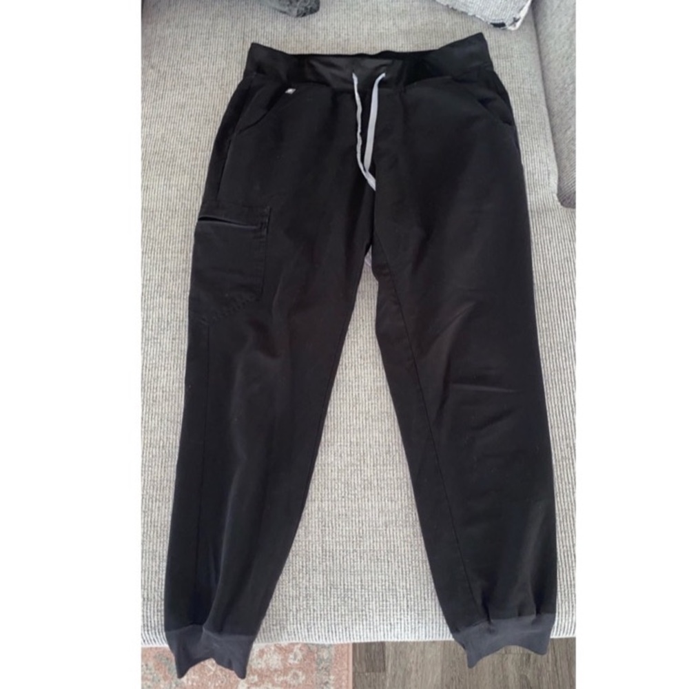 FIGS Zamora jogger